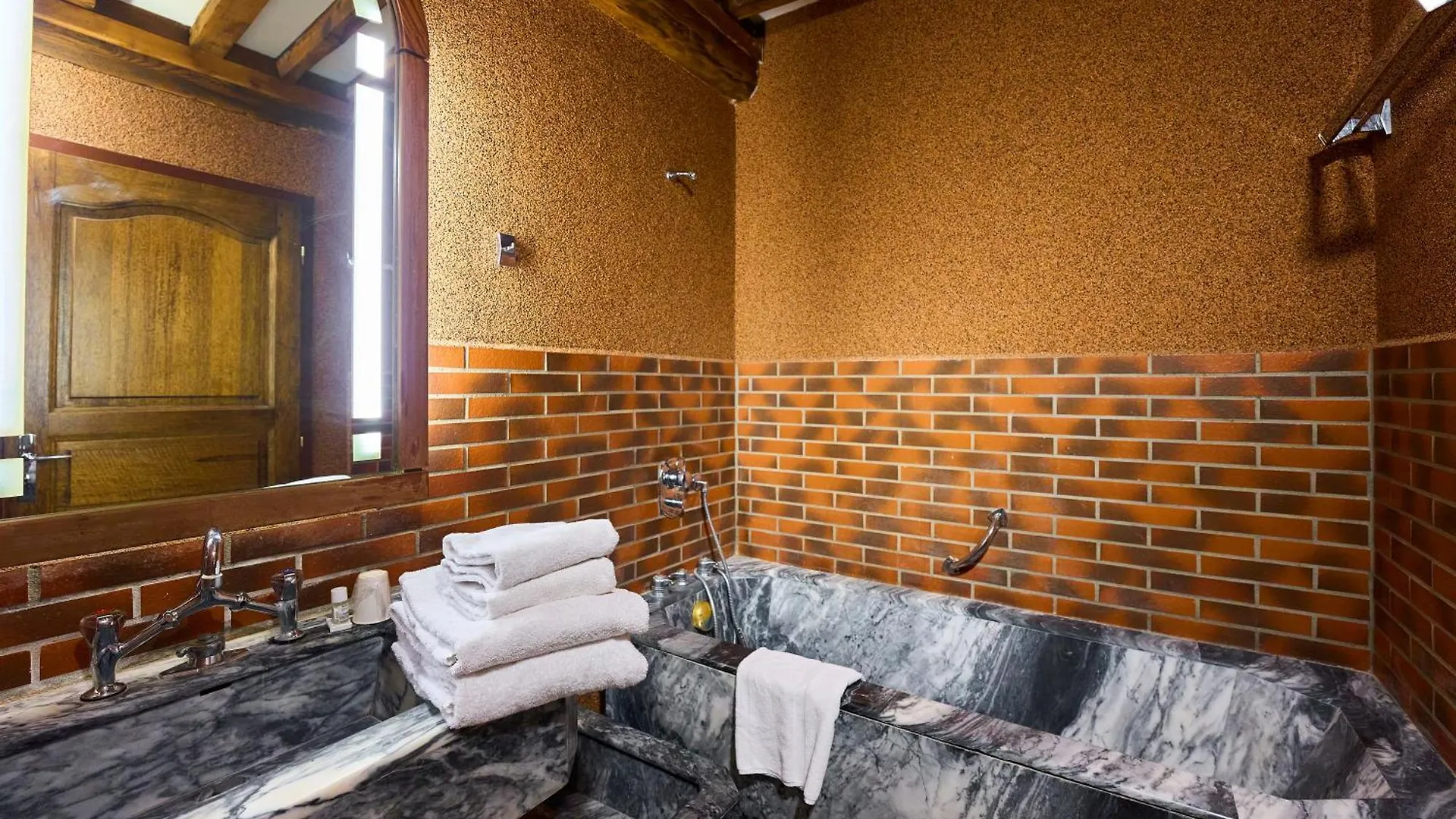 ***  Aux Prisons De Montagny Bed & Breakfast France