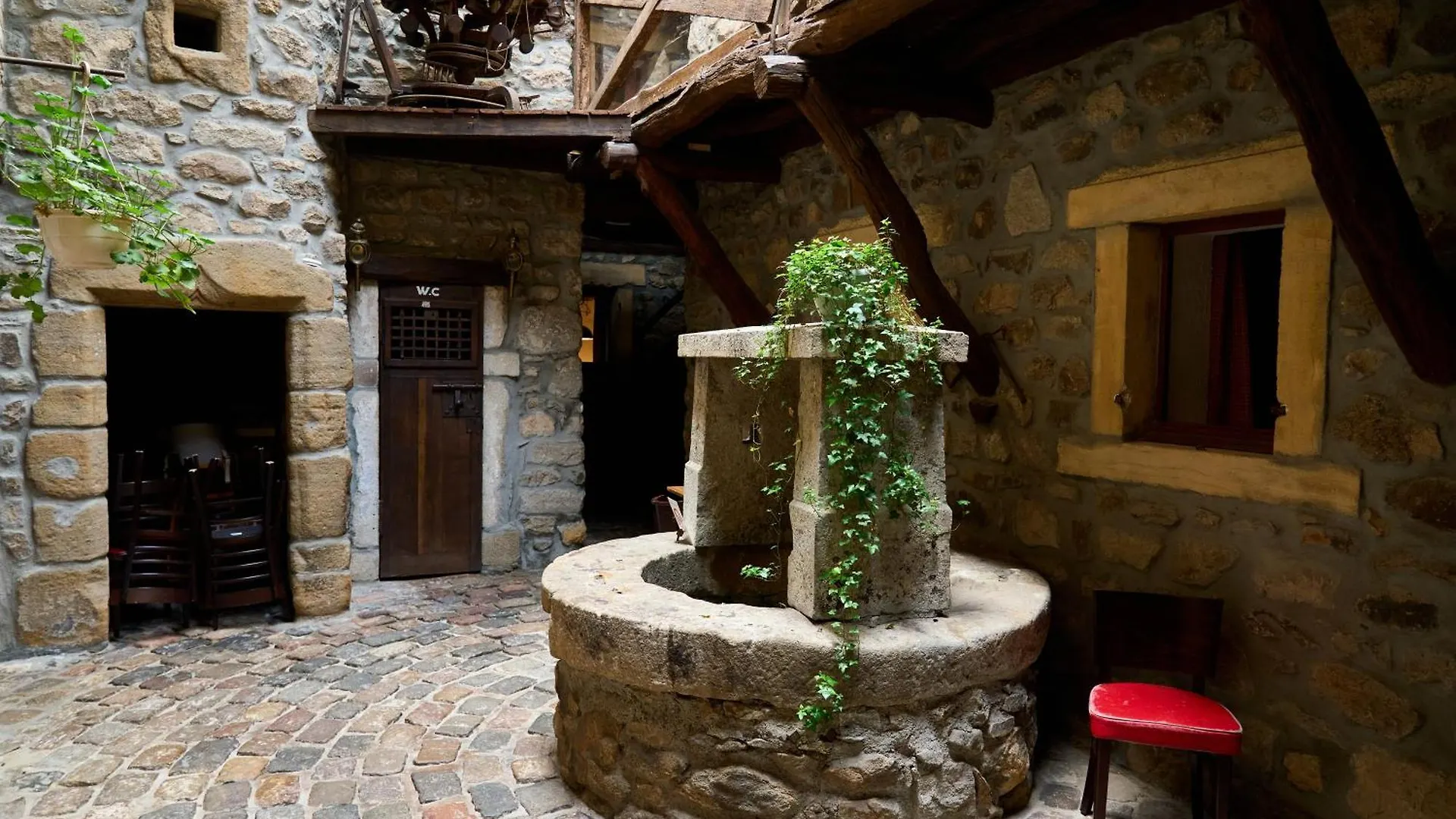 Bed and Breakfast Aux Prisons De Montagny Frankreich