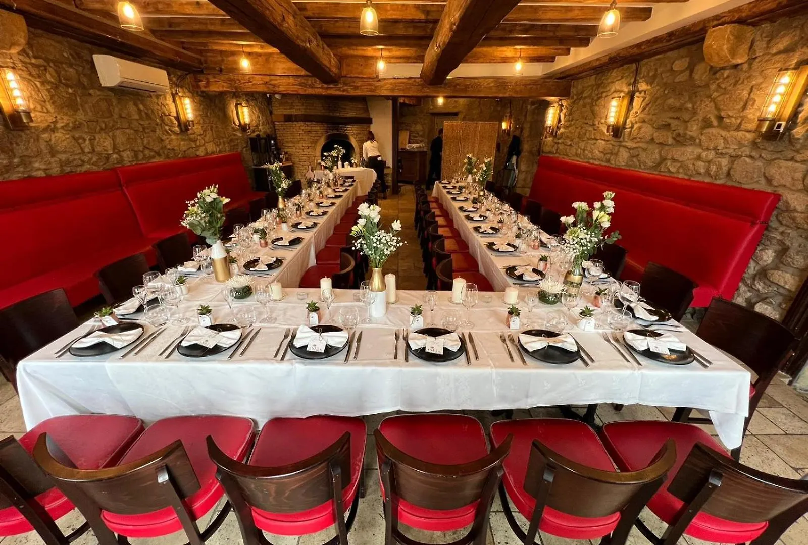 Aux Prisons De Montagny Bed & Breakfast 3*, Montagny (Rhone)