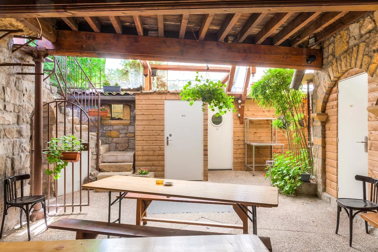 Aux Prisons De Montagny Bed & Breakfast